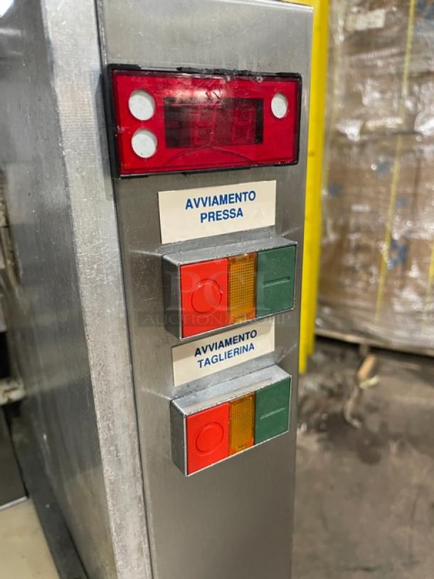 La Baresina BARESINA5.5 stainless steel pasta machine with control panel, 380V, on casters, buttons labeled "Avviamento Pressa" and "Avviamento Taglierina."