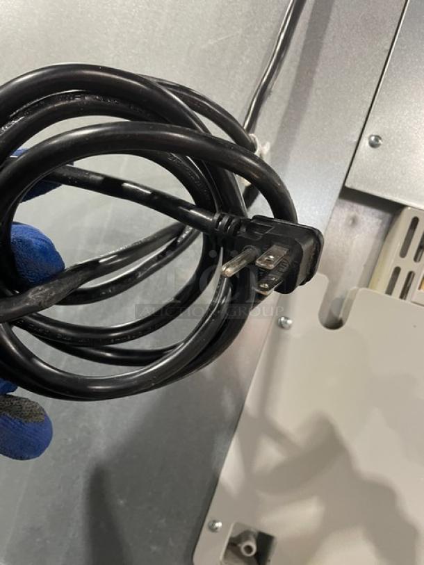 Power cord of Atosa MBF8002GR commercial stainless steel 2-door freezer. Model: MBF8002GR, SN: MBF8002GRAUS1T0320082400C40024.