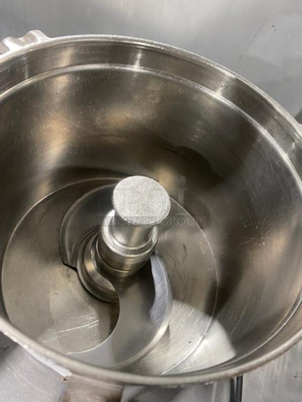 Robot Coupe R602V.V.F commercial food processor, stainless steel 7 qt bowl, electric-powered, countertop model, 120V.