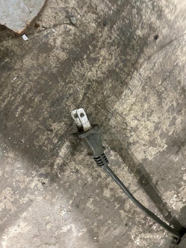 Plug of a Commercial Electric Powered Floor Style 20 Qt. Planetary Mixer, Model VFM-20C, 110V 1 Phase.