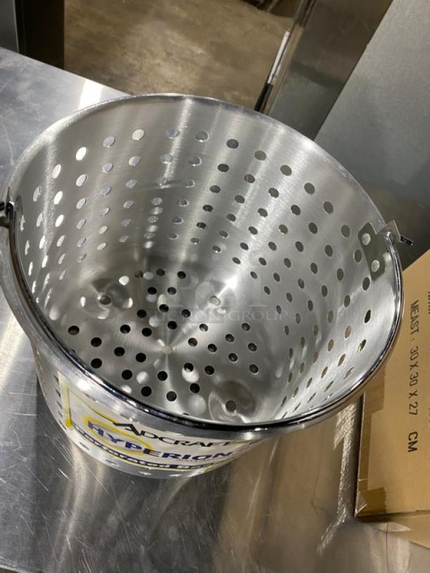 NEW Adcraft Hyperion3 Series 12 Qt. aluminum perforated steamer basket, model H3SB11, with handles, pristine condition.