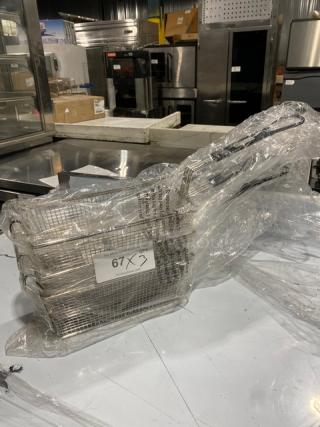 NEW! Adcraft FBR-11571 commercial fry basket, nickel-plated wire mesh, black grip handle, wrapped in plastic, auction item.