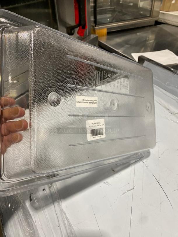 Rubbermaid Commercial 2-Gal. Clear Polycarbonate Food Storage Pan, Model FG330700CLR, New Condition with Label.