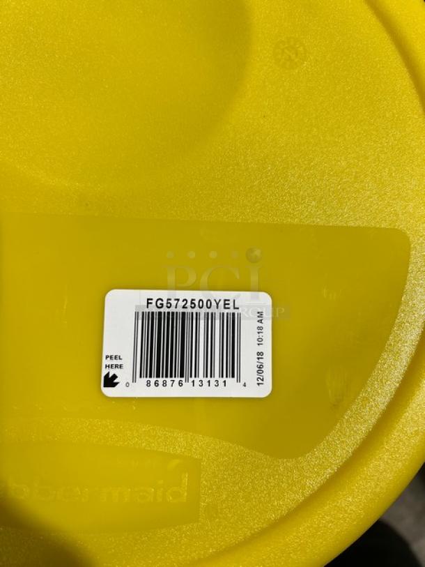 Rubbermaid 6 Qt. clear polycarbonate food storage container with yellow lid. New condition. Barcode: FG572500YEL.
