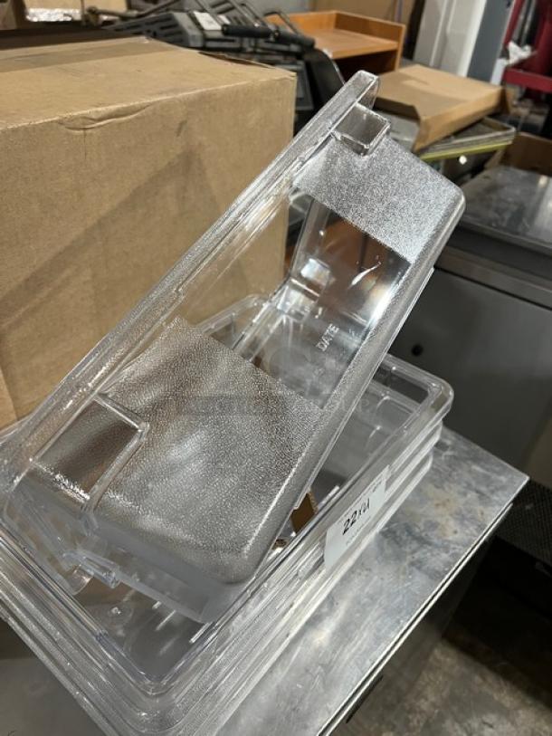 Rubbermaid Commercial 3.5 Gal. Clear Polycarbonate Food Storage Container, Model FG330900CLR. New, with latchable lid.