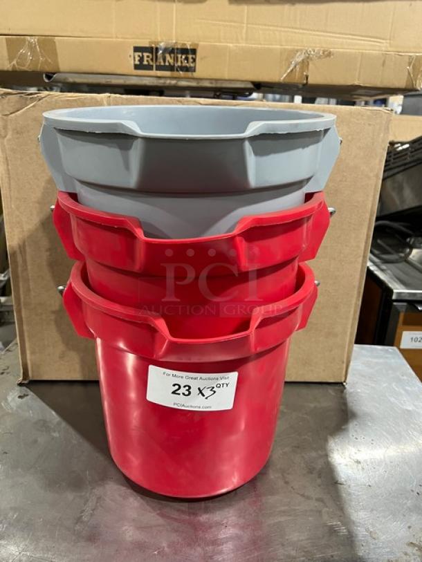 Rubbermaid BRUTE Series commercial utility bucket, 14 qt, gray and red, new condition, with pail style grip handle.