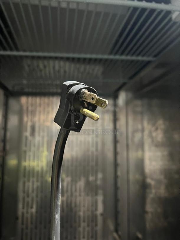 Avantco CFD Series stainless steel reach-in freezer, model 178CFD1FF, featuring poly-coated wire rack and casters.