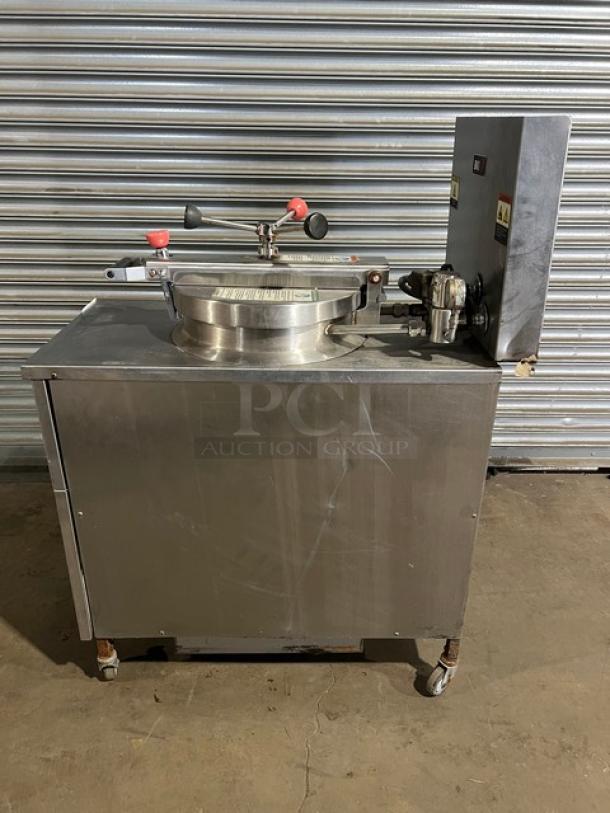 BKI LPFF 2015 commercial stainless steel pressure fryer, electric, color-keyed locking spindle, lid-lock system, on casters.