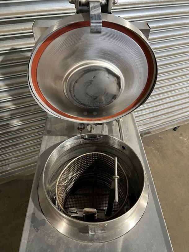 BKI 2015 LPFF commercial stainless steel electric pressure fryer with color-keyed locking spindle, lid-lock system, on casters.