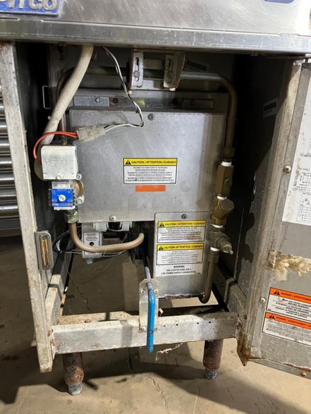 Pitco SRTE 16.5 Gal. Stainless Steel Electric Pasta Cooker, digital controls, backsplash, 208V 1 Phase, on legs, model SRTE.