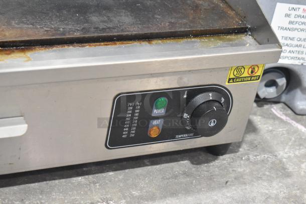 Vevor HT-820 stainless steel electric griddle, 230 volts; features temperature control dial, power and heat indicators.