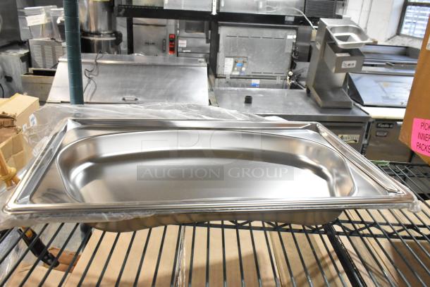 Four brand new Steelite DW64RFP2 round chafer food pans. Stainless steel, pristine condition, packaged, ideal for catering.