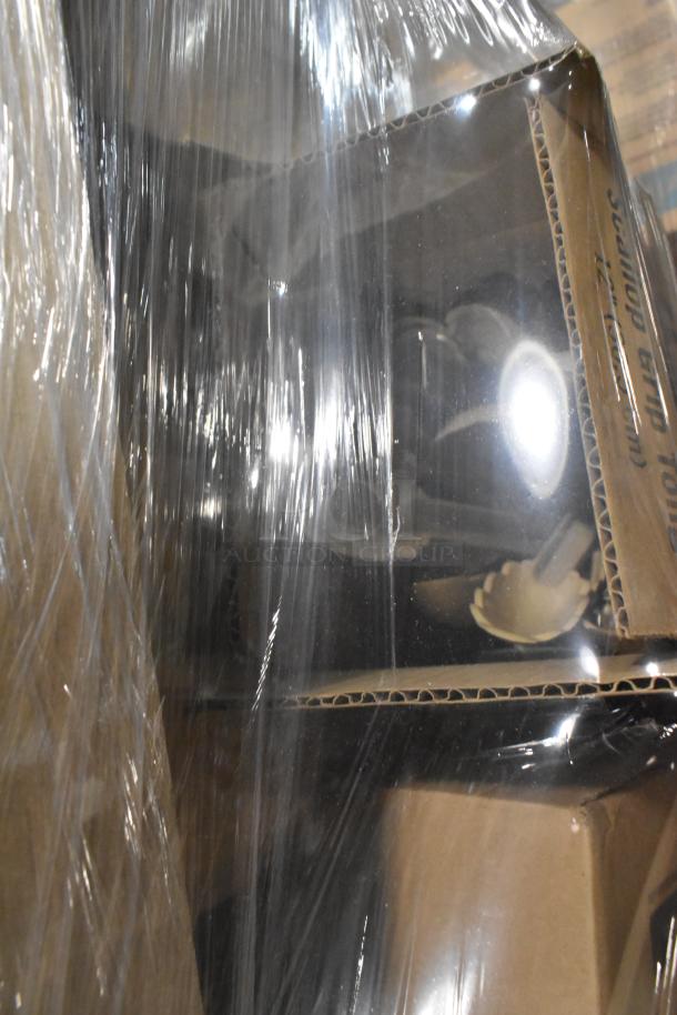 24 brand new boxed items including 1009VL, 10054596 teaspoons, Steelite teaspoons, Camwear 10312893 tumblers. Wrapped in plastic.