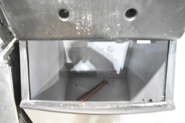 2018 Koolaire ice machine head on Manitowoc K570 bin. Stainless steel, commercial use, 125 volts, 1 phase.