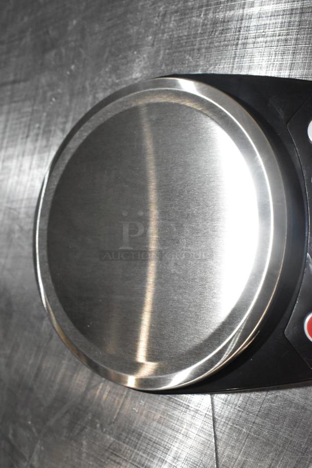 Galaxy 177GPCR10, 10 lb round digital portion control scale, stainless steel platform, brand new condition.