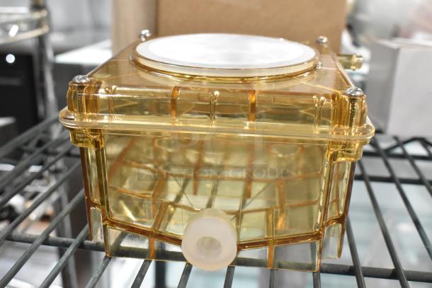 Brand new Avantco Ice 19495590 water pump, clear amber casing, for MC and KMC series. Condition: Scratch and dent.