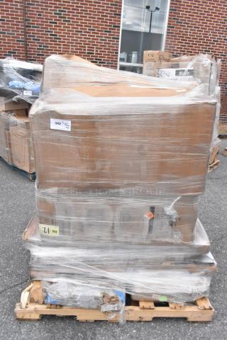 Pallet of 10 brand new scratch and dent items including plastic jars, tabletop, and trash can, shrink-wrapped in packaging.