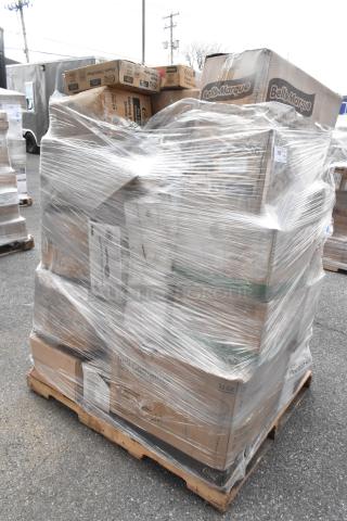 Pallet of 36 brand new items including napkins, portion cups, and pizza slice boxes. Items in scratch and dent condition, wrapped in plastic.