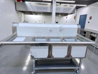 Brand new KoolMore SC121610-16L3 stainless steel prep table. Features cold food wells, NSF certified, in premium condition.