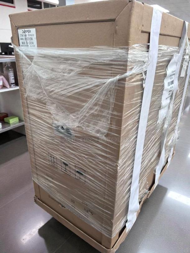 Brand new Commercial Cleaning Equipment Portable Carpet Extractor in original packaging. UL Listed, never used. Model: CLN-L-CARP-0318.