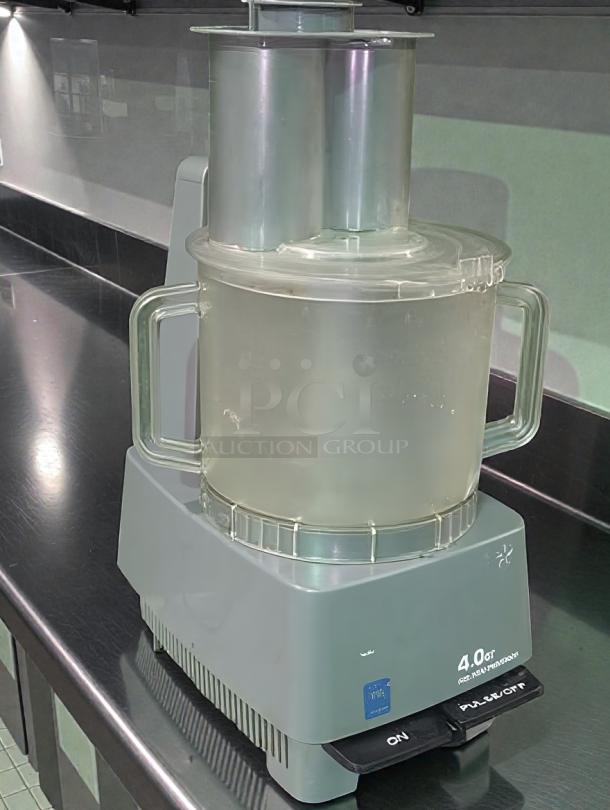Waring FP-10 commercial food processor, 4 Qt, premium condition, UL listed, fully tested, gray base with clear bowl.