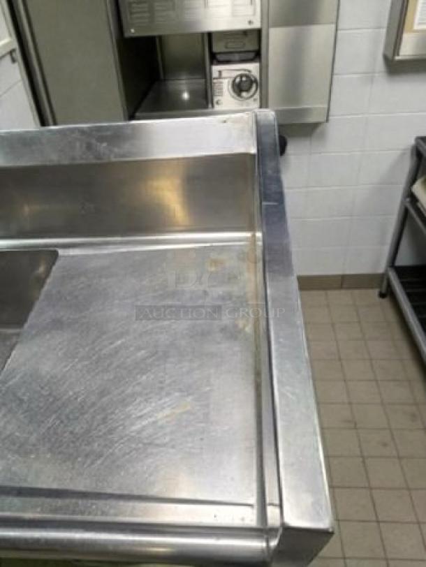 Premium one-compartment stainless steel commercial kitchen sink, right-side drainboard, NSF certified, fully tested, excellent condition.