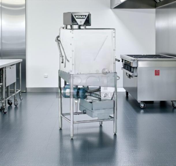 Exceptional Condition CMA/Ecolab ES-2000 Dishmachine, heat recovery system, UL & NSF listed, fully tested, operational.