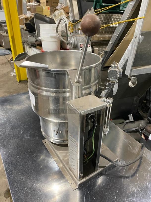 Groen commercial stainless steel electric countertop tilting steam kettle, features manual tilt lever, excellent condition.