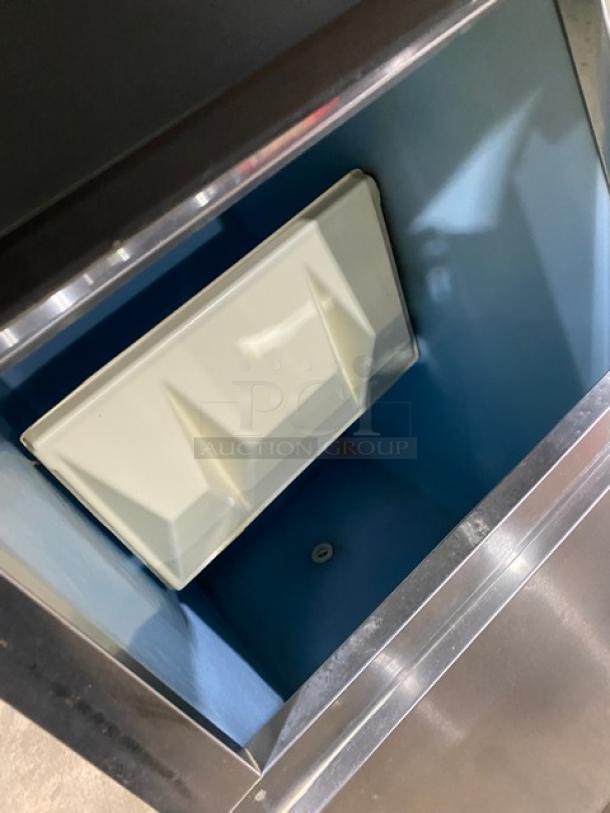 Hoshizaki KM-600MAH ice maker/bin combo, stainless steel, air-cooled, Energy Star certified, features visible interior.