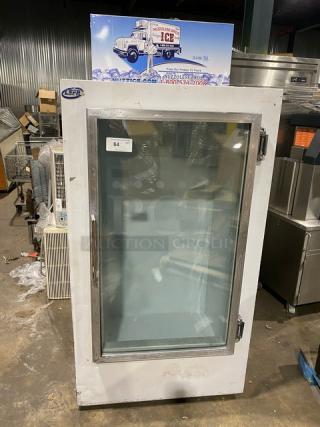Leer Commercial White Single Glass Swing Door Reach-In Indoor Ice Merchandiser Freezer! Model: 301UC25MG SN: HAA-0404! 115V! - Item #1232204