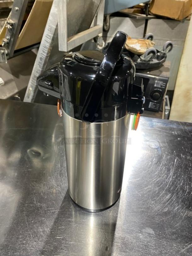 Winco Winware APSP925 2.5L airpot, stainless steel, double-wall insulated, satin finish, swivel base, push button, color tabs.