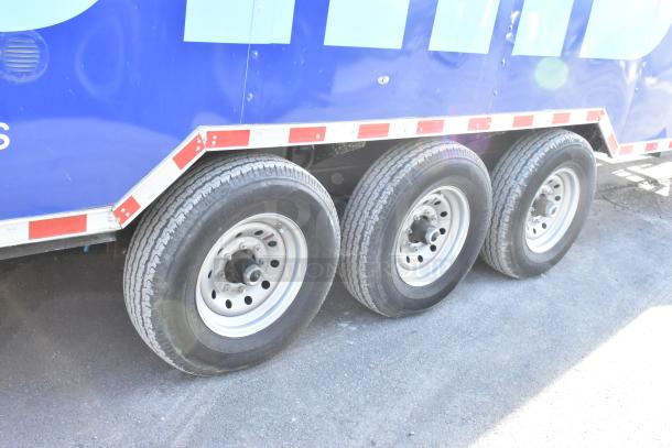 Brand new 2021 Cruising Kitchens 24' Burger King fast food trailer with triple axle wheels. Durable commercial kitchen.