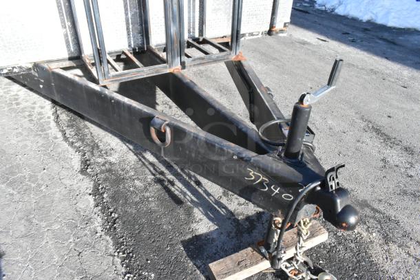 Brand new 2021 Cruising Kitchens 24' mobile kitchen trailer hitch. Durable and equipped with commercial kitchen fixtures.