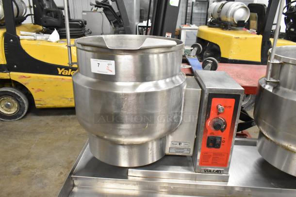 Vulcan K12ETT 12 Gallon Tilting Electric Steam Jacketed Kettle on caster steam table. 208/240V, 3/1 Phase. Good condition.