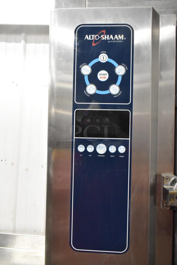 Alto Shaam stainless steel commercial quickchiller with digital controls and 2 probes. Excellent condition, ideal for kitchens.