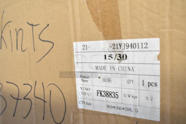 A cardboard box labeled "FK38835, Made in China," containing 4 rolls of blue material. Box size is 80x36x38.5 cm.