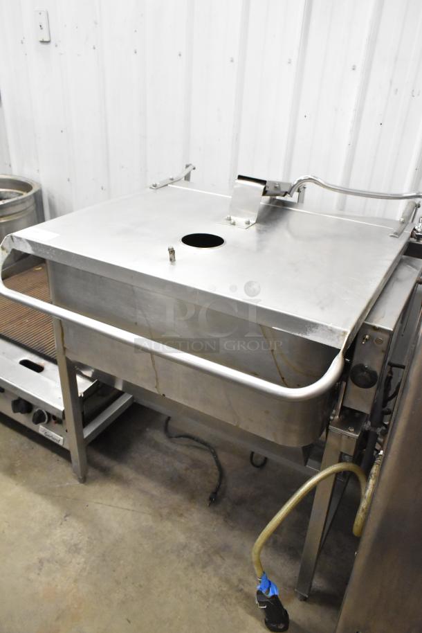 Groen N/HFP commercial braising pan, floor style, natural gas, 106,000 BTU, stainless steel, good condition.