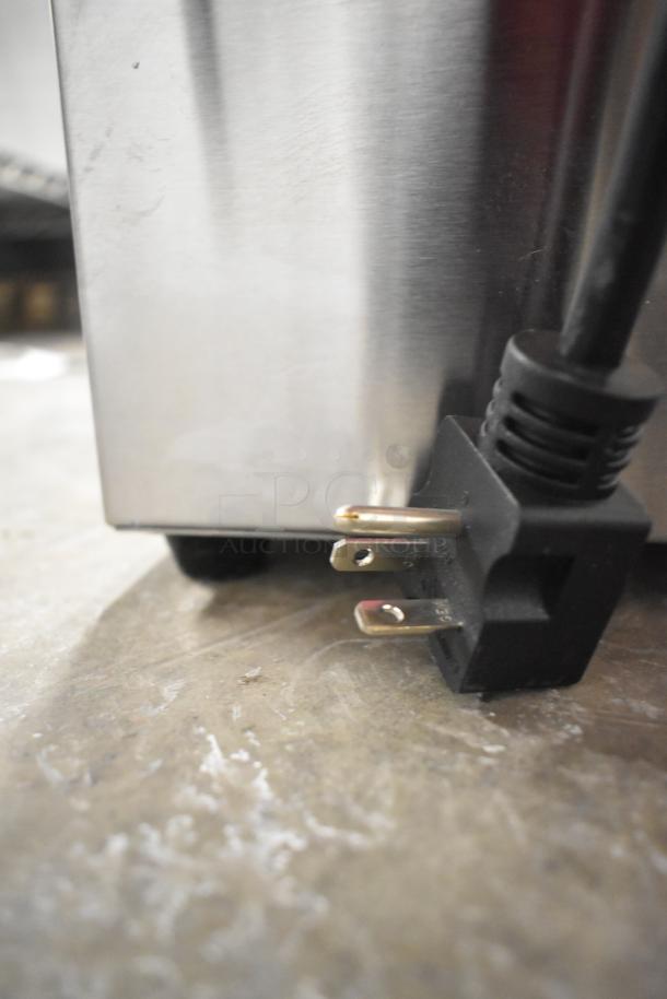 Electric plug of a 2025 Avantco 177F202 30 lb. dual tank electric countertop fryer, 208-240 volts, 1 phase.