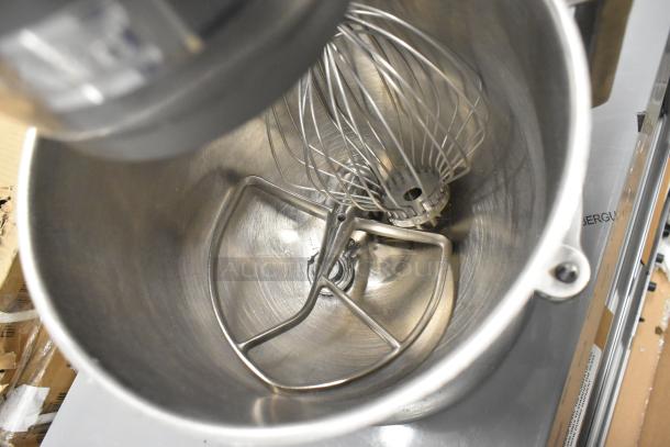 KitchenAid KSM8990CU 8 Quart Mixer with bowl, paddle, and whisk attachments in good condition. 120V, 1 Phase.