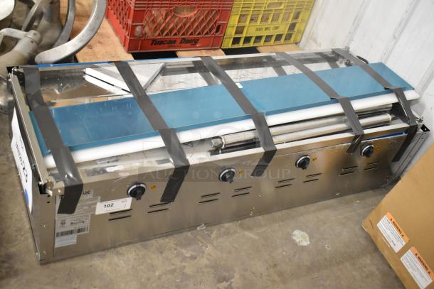 Brand new Avantco 177STE4SA four pan steam table, scratch and dent condition. Features 120 volts, 1 phase, with undershelf.