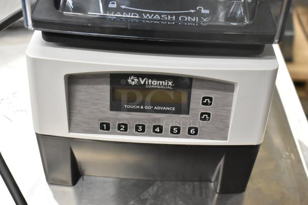 BRAND NEW Vita-Mix VM0214 T&G Advance Blender, 2.3 hp, with cover and 32 oz. Tritan container, scratch and dent, 120V.