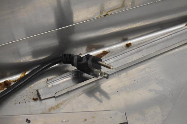 Avantco Commercial Pizza Prep Table, six drawers, new condition, scratch and dent, 115V, 1 phase, power cord shown.