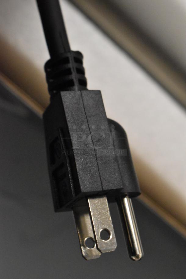 Power plug of AvaMix 928IBHD21 21" Heavy-Duty Immersion Blender. Item is brand new, tested, 120V, 1.25 hp.