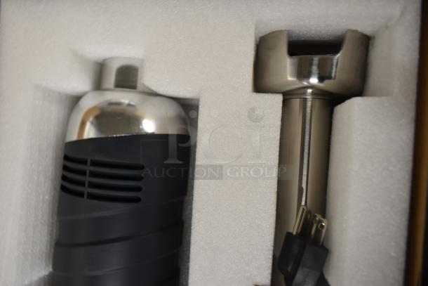 Brand new AvaMix 928IBMD16 immersion blender, 16" medium-duty, variable speed, 3/4 hp, 120V, with minor scratches.