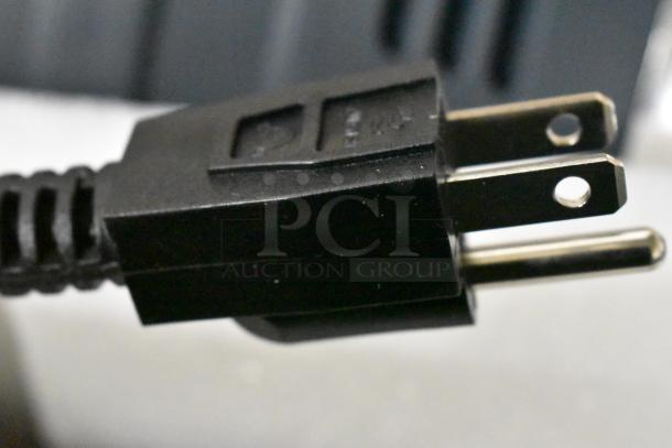 Plug of AvaMix 928IBHD18 Heavy-Duty Variable Speed Immersion Blender, 120 Volts, 1 Phase. Tested and working condition.