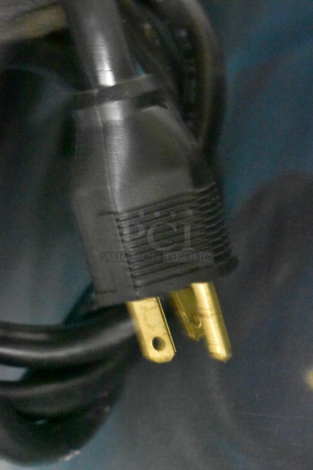 Close-up of a power plug for a Star GX20IG commercial sandwich grill, 208/240 volts, 1 phase.