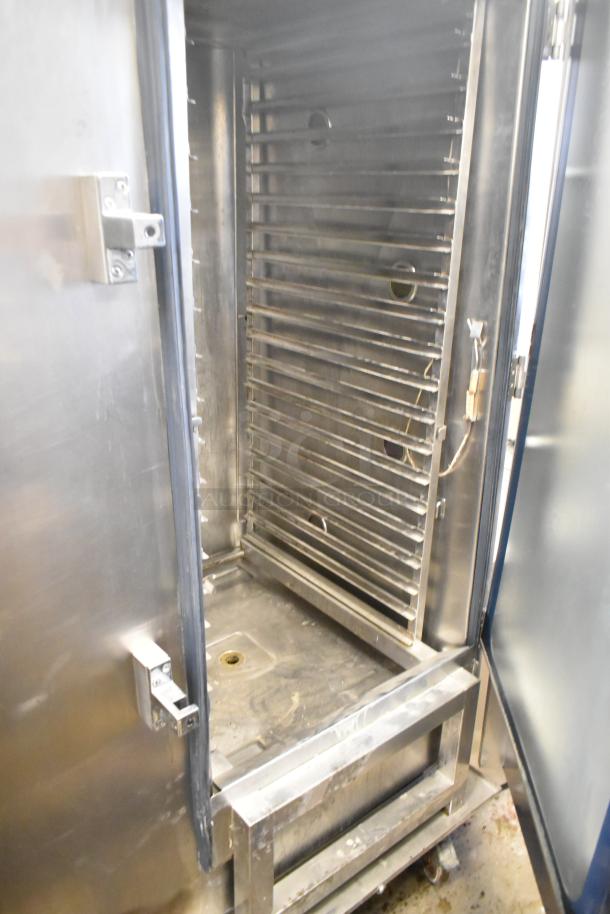 Alto Shaam stainless steel combi convection oven with roll-in pan rack and probe. Door does not close with rack in.