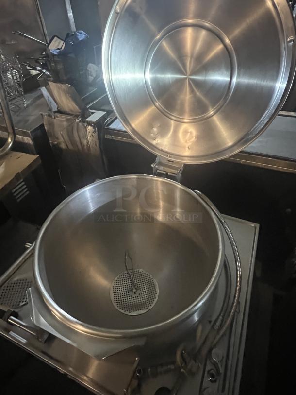 Market Forge Commercial Steamer MT25EOEL, single phase, stainless steel, open lid, 36"x33"x65.5", in good condition.