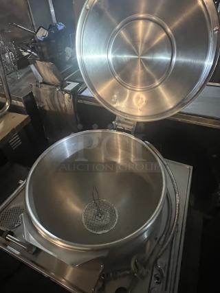 Market Forge Commercial Steamer MT25EOEL, single phase, stainless steel, open lid, 36"x33"x65.5", in good condition.