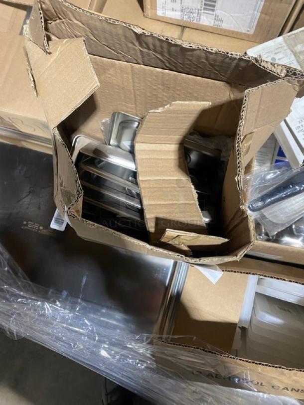 Brand new mixed pallet with G.E.T. plate covers, Vollrath shakers, pan covers, and more. Various models. Ideal for commercial use.